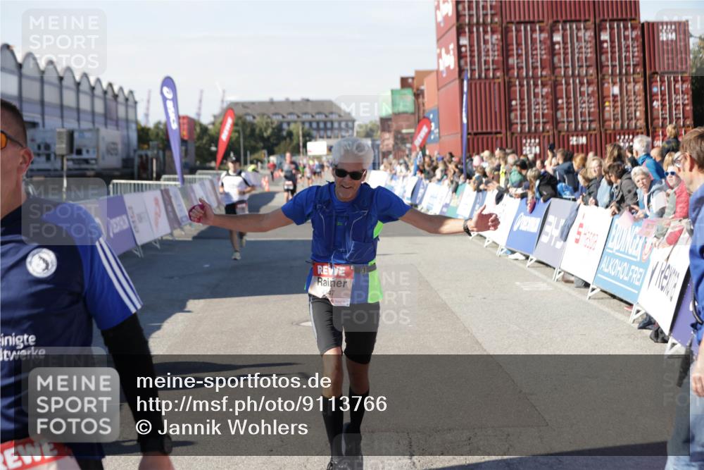 03.10.2025 - Köhlbrandbrückenlauf Jannik Wohlers http://msf.ph/oto/9113766 03.10.2025 13:01:36 Ziel 4047, 4073, 4219, 4220, 4257, 4284, 4292, 4304, 5424, 6775, 6801 meine-sportfotos.de