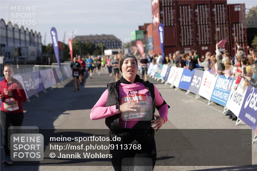 03.10.2025 - Köhlbrandbrückenlauf Jannik Wohlers http://msf.ph/oto/9113768 03.10.2025 13:31:56 Ziel 4415, 4416, 4842, 4902, 4935, 5267, 5463, 5817, 6076, 6452, 6736 meine-sportfotos.de