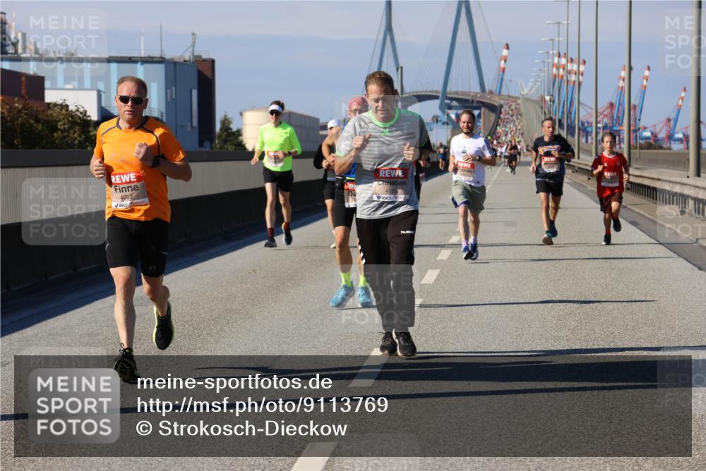 03.10.2025 - Köhlbrandbrückenlauf Strokosch-Dieckow http://msf.ph/oto/9113769 03.10.2025 12:44:03 Position 3 4037, 4105 meine-sportfotos.de