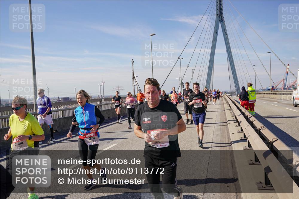 03.10.2025 - Köhlbrandbrückenlauf Michael Burmester http://msf.ph/oto/9113772 03.10.2025 12:55:29 Position 2 5150, 6378, 4602 meine-sportfotos.de