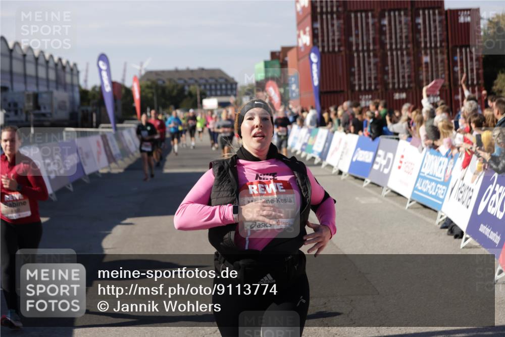 03.10.2025 - Köhlbrandbrückenlauf Jannik Wohlers http://msf.ph/oto/9113774 03.10.2025 13:31:56 Ziel 4415, 4416, 4842, 4902, 4935, 5267, 5463, 5817, 6076, 6452, 6736 meine-sportfotos.de
