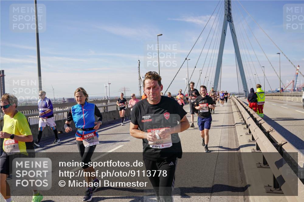 03.10.2025 - Köhlbrandbrückenlauf Michael Burmester http://msf.ph/oto/9113778 03.10.2025 12:55:29 Position 2 5150, 6378, 4602 meine-sportfotos.de