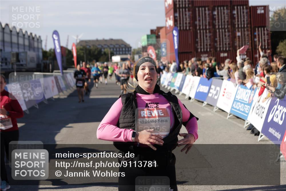 03.10.2025 - Köhlbrandbrückenlauf Jannik Wohlers http://msf.ph/oto/9113781 03.10.2025 13:31:56 Ziel 4415, 4416, 4842, 4902, 4935, 5267, 5463, 5817, 6076, 6452, 6736 meine-sportfotos.de
