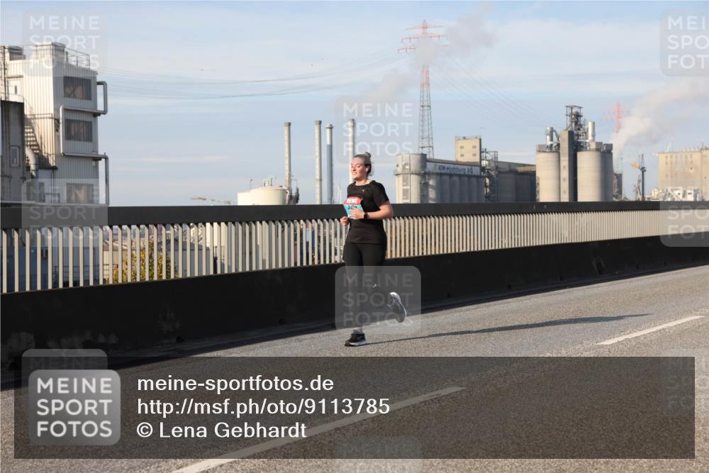 03.10.2025 - Köhlbrandbrückenlauf Lena Gebhardt http://msf.ph/oto/9113785 03.10.2025 10:17:06 Position 2  meine-sportfotos.de