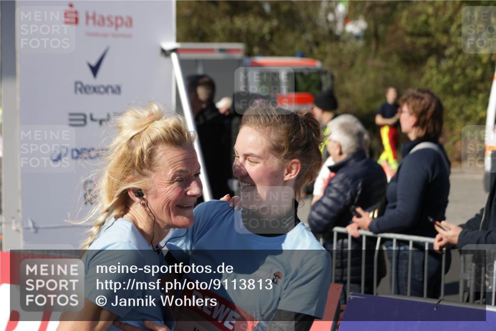 03.10.2025 - Köhlbrandbrückenlauf Jannik Wohlers http://msf.ph/oto/9113813 03.10.2025 13:31:59 Ziel 4842, 4902, 4935, 5246, 5247, 5248, 5267, 5463, 5817, 6076, 6126, 6452, 6736 meine-sportfotos.de