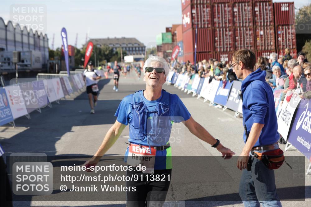03.10.2025 - Köhlbrandbrückenlauf Jannik Wohlers http://msf.ph/oto/9113821 03.10.2025 13:01:36 Ziel 4047, 4073, 4219, 4220, 4257, 4284, 4292, 4304, 5424, 6775, 6801 meine-sportfotos.de