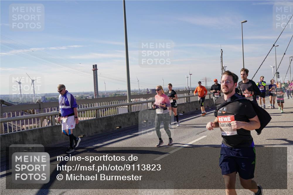03.10.2025 - Köhlbrandbrückenlauf Michael Burmester http://msf.ph/oto/9113823 03.10.2025 12:55:31 Position 2 4825 meine-sportfotos.de