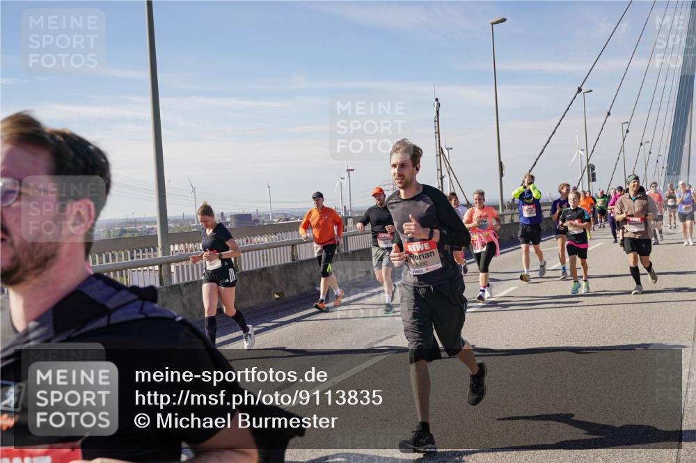 03.10.2025 - Köhlbrandbrückenlauf Michael Burmester http://msf.ph/oto/9113835 03.10.2025 12:55:32 Position 2 5006 meine-sportfotos.de