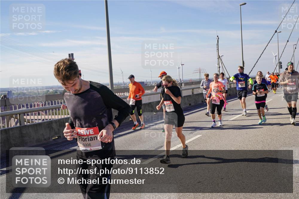 03.10.2025 - Köhlbrandbrückenlauf Michael Burmester http://msf.ph/oto/9113852 03.10.2025 12:55:33 Position 2 5006, 419 meine-sportfotos.de