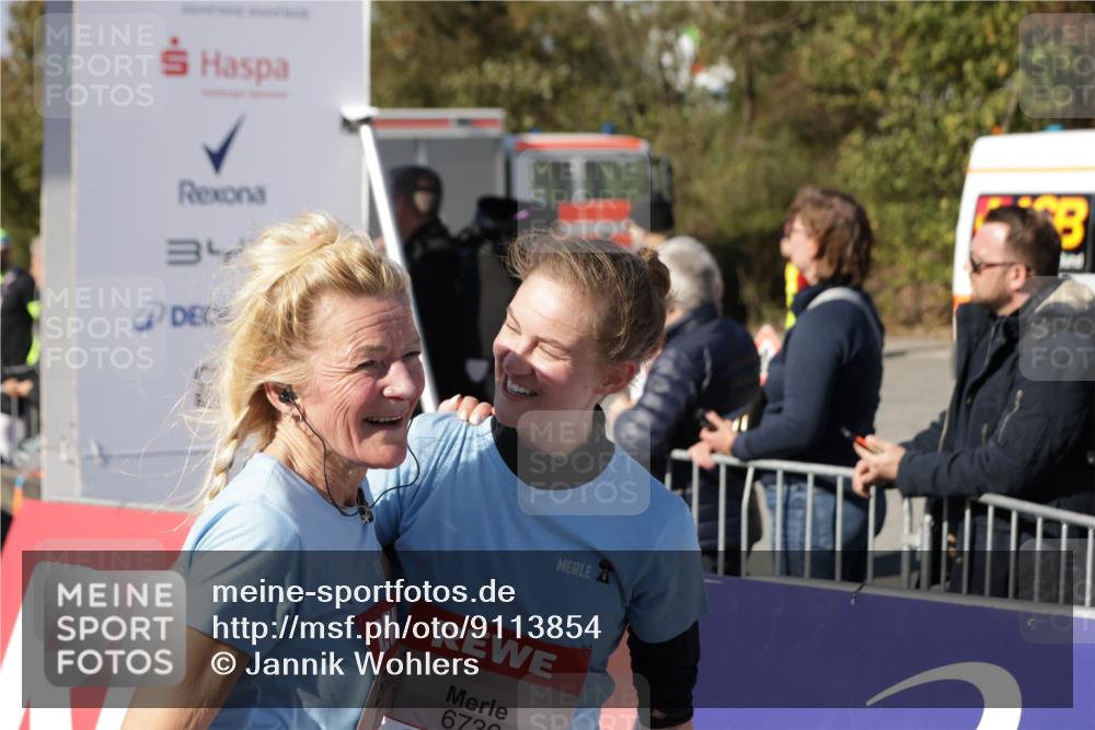 03.10.2025 - Köhlbrandbrückenlauf Jannik Wohlers http://msf.ph/oto/9113854 03.10.2025 13:32:00 Ziel 4842, 4902, 4935, 5246, 5247, 5248, 5267, 5463, 5817, 6076, 6126, 6460, 6736 meine-sportfotos.de