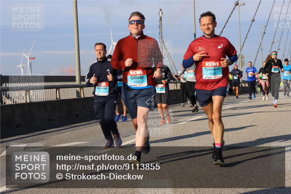 03.10.2025 - Köhlbrandbrückenlauf Strokosch-Dieckow http://msf.ph/oto/9113855 03.10.2025 09:48:28 Position 2 1611, 2150, 1945 meine-sportfotos.de