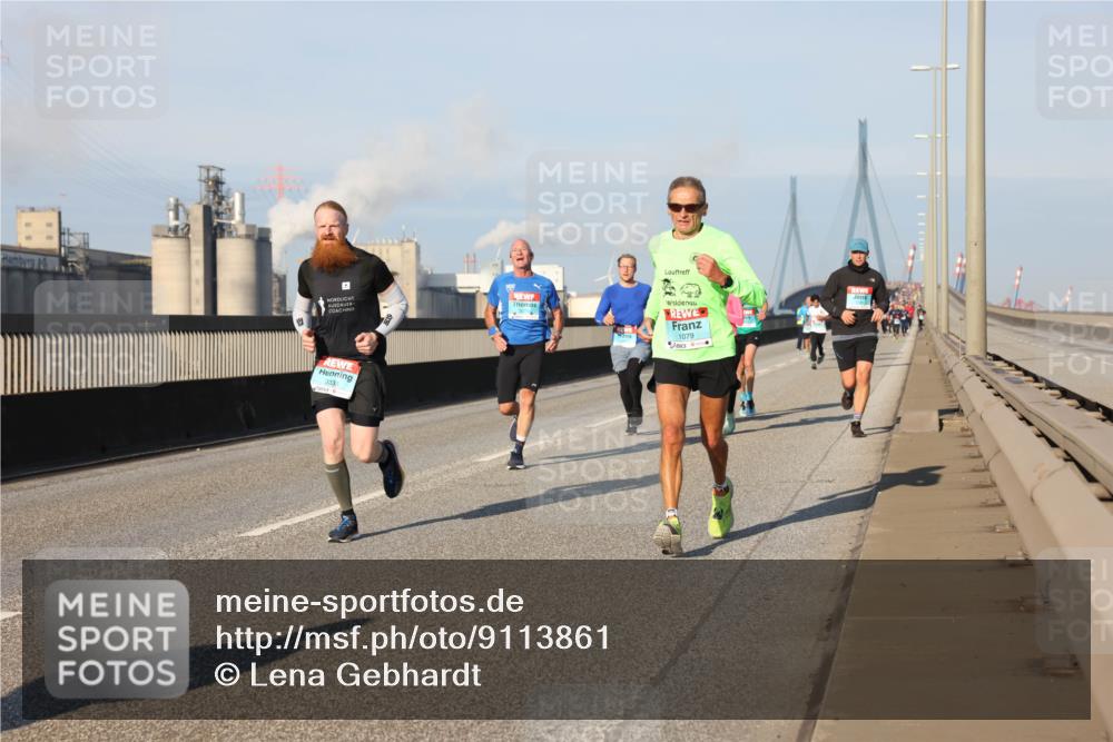 03.10.2025 - Köhlbrandbrückenlauf Lena Gebhardt http://msf.ph/oto/9113861 03.10.2025 09:42:56 Position 2 333, 1079 meine-sportfotos.de