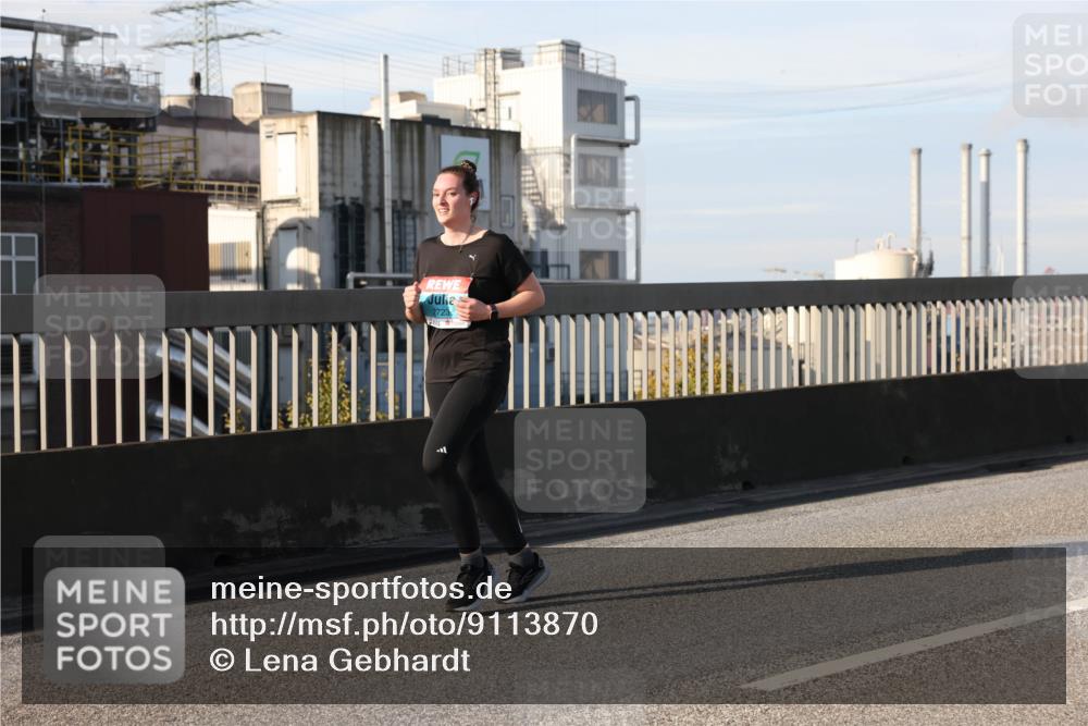 03.10.2025 - Köhlbrandbrückenlauf Lena Gebhardt http://msf.ph/oto/9113870 03.10.2025 10:17:07 Position 2 2723 meine-sportfotos.de