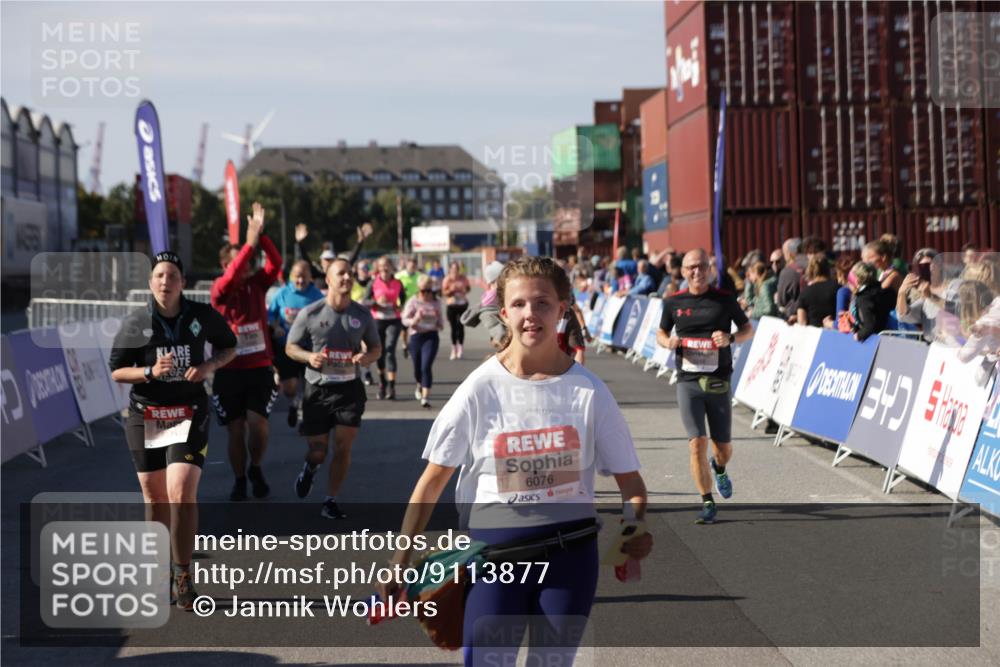 03.10.2025 - Köhlbrandbrückenlauf Jannik Wohlers http://msf.ph/oto/9113877 03.10.2025 13:32:01 Ziel 4443, 4842, 4902, 4935, 5246, 5247, 5248, 5267, 6076, 6126, 6460, 6736 meine-sportfotos.de