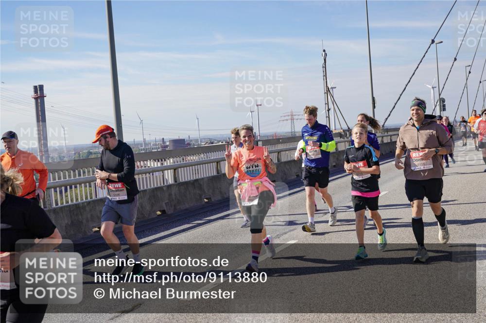 03.10.2025 - Köhlbrandbrückenlauf Michael Burmester http://msf.ph/oto/9113880 03.10.2025 12:55:34 Position 2 5106, 6114 meine-sportfotos.de