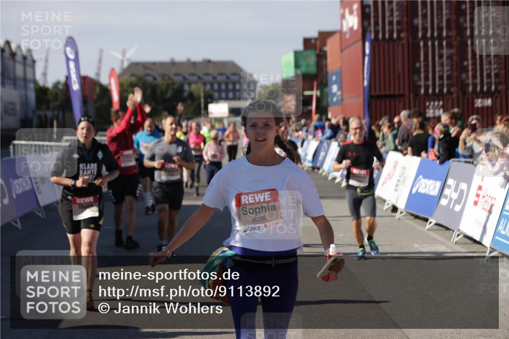 03.10.2025 - Köhlbrandbrückenlauf Jannik Wohlers http://msf.ph/oto/9113892 03.10.2025 13:32:02 Ziel 4443, 4842, 4902, 5155, 5246, 5247, 5248, 5267, 6076, 6126, 6460, 6736 meine-sportfotos.de