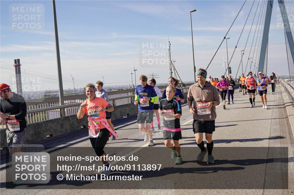 03.10.2025 - Köhlbrandbrückenlauf Michael Burmester http://msf.ph/oto/9113897 03.10.2025 12:55:35 Position 2 3106, 6113, 6114 meine-sportfotos.de