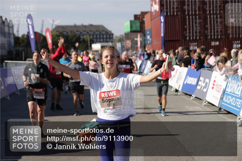 03.10.2025 - Köhlbrandbrückenlauf Jannik Wohlers http://msf.ph/oto/9113900 03.10.2025 13:32:02 Ziel 4443, 4842, 4902, 5155, 5246, 5247, 5248, 5267, 6076, 6126, 6460, 6736 meine-sportfotos.de