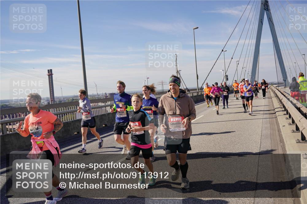 03.10.2025 - Köhlbrandbrückenlauf Michael Burmester http://msf.ph/oto/9113912 03.10.2025 12:55:35 Position 2 6114 meine-sportfotos.de