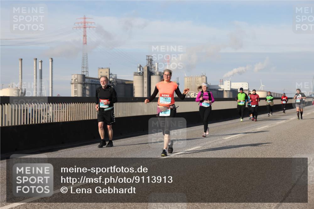 03.10.2025 - Köhlbrandbrückenlauf Lena Gebhardt http://msf.ph/oto/9113913 03.10.2025 10:17:16 Position 2  meine-sportfotos.de