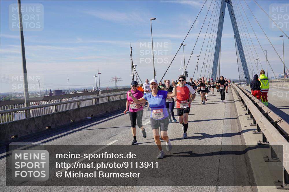 03.10.2025 - Köhlbrandbrückenlauf Michael Burmester http://msf.ph/oto/9113941 03.10.2025 12:55:38 Position 2 5716 meine-sportfotos.de