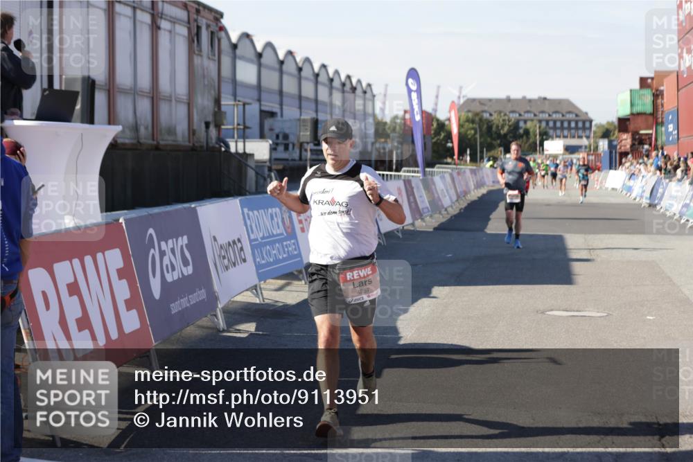 03.10.2025 - Köhlbrandbrückenlauf Jannik Wohlers http://msf.ph/oto/9113951 03.10.2025 13:01:40 Ziel 4047, 4073, 4219, 4220, 4257, 5424, 5671, 6801 meine-sportfotos.de