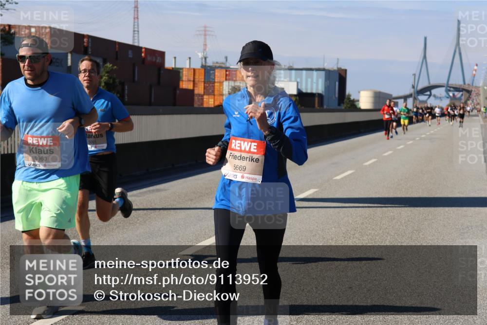 03.10.2025 - Köhlbrandbrückenlauf Strokosch-Dieckow http://msf.ph/oto/9113952 03.10.2025 12:44:18 Position 3 5960, 5091, 5669 meine-sportfotos.de