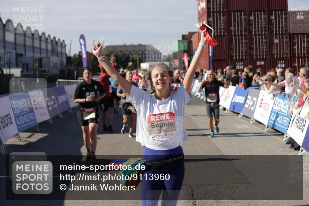 03.10.2025 - Köhlbrandbrückenlauf Jannik Wohlers http://msf.ph/oto/9113960 03.10.2025 13:32:02 Ziel 4443, 4842, 4902, 5155, 5246, 5247, 5248, 5267, 6076, 6126, 6460, 6736 meine-sportfotos.de