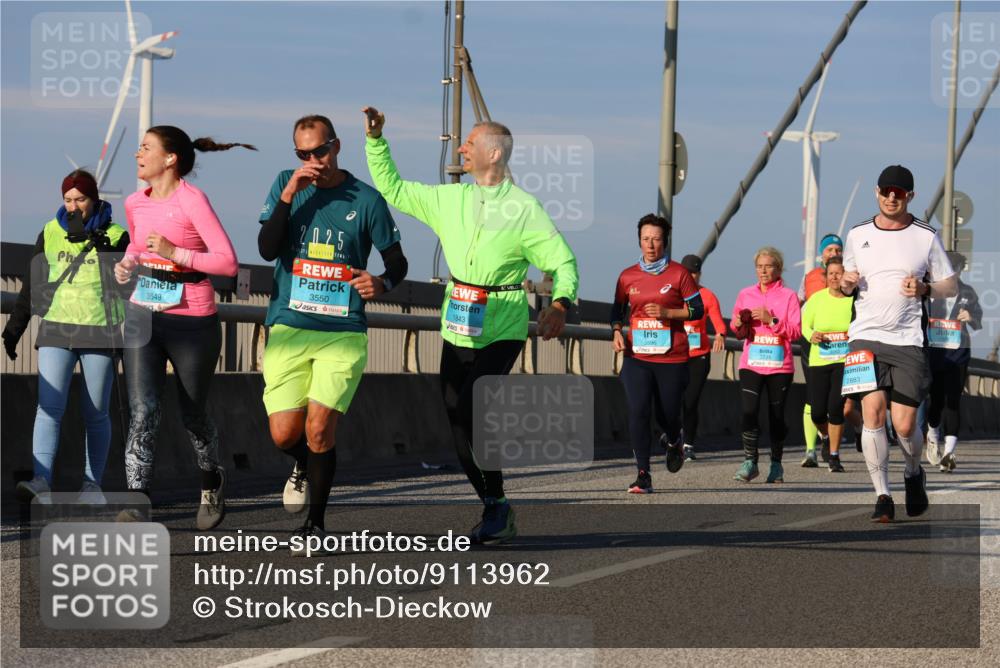 03.10.2025 - Köhlbrandbrückenlauf Strokosch-Dieckow http://msf.ph/oto/9113962 03.10.2025 09:48:39 Position 2 3549, 2025, 3550, 1843, 2883 meine-sportfotos.de
