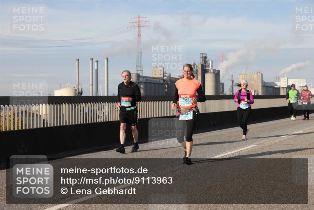 03.10.2025 - Köhlbrandbrückenlauf Lena Gebhardt http://msf.ph/oto/9113963 03.10.2025 10:17:17 Position 2 2483, 2620 meine-sportfotos.de