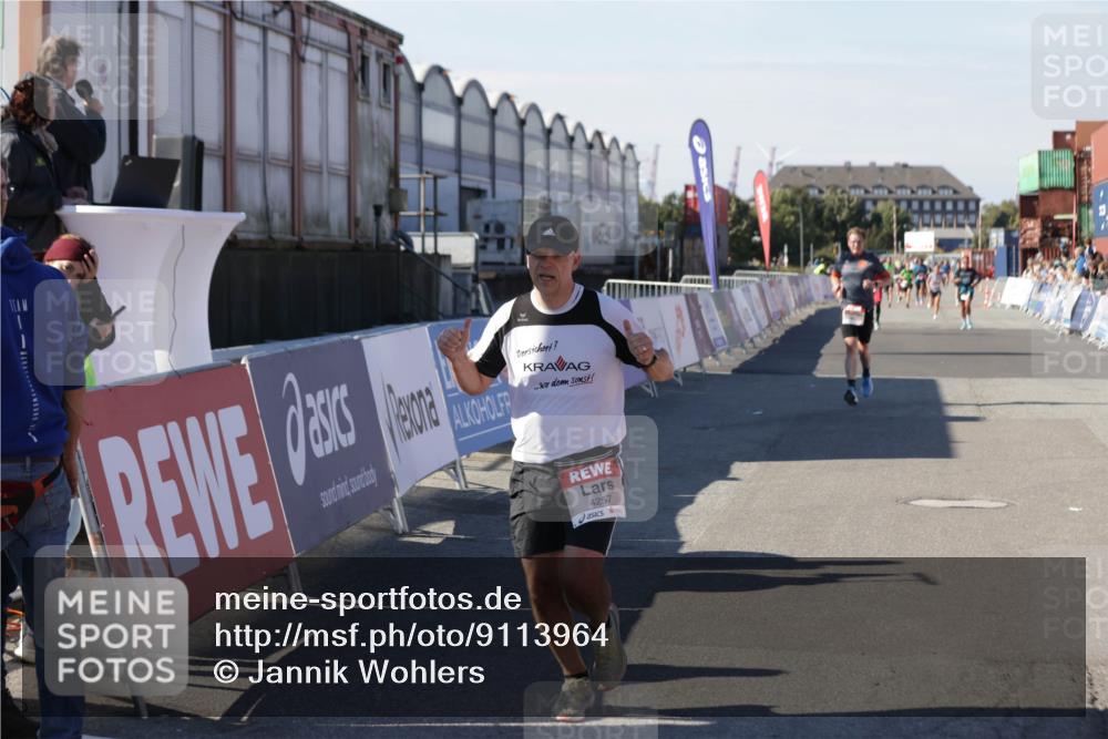 03.10.2025 - Köhlbrandbrückenlauf Jannik Wohlers http://msf.ph/oto/9113964 03.10.2025 13:01:40 Ziel 4047, 4073, 4219, 4220, 4257, 5424, 5671, 6801 meine-sportfotos.de