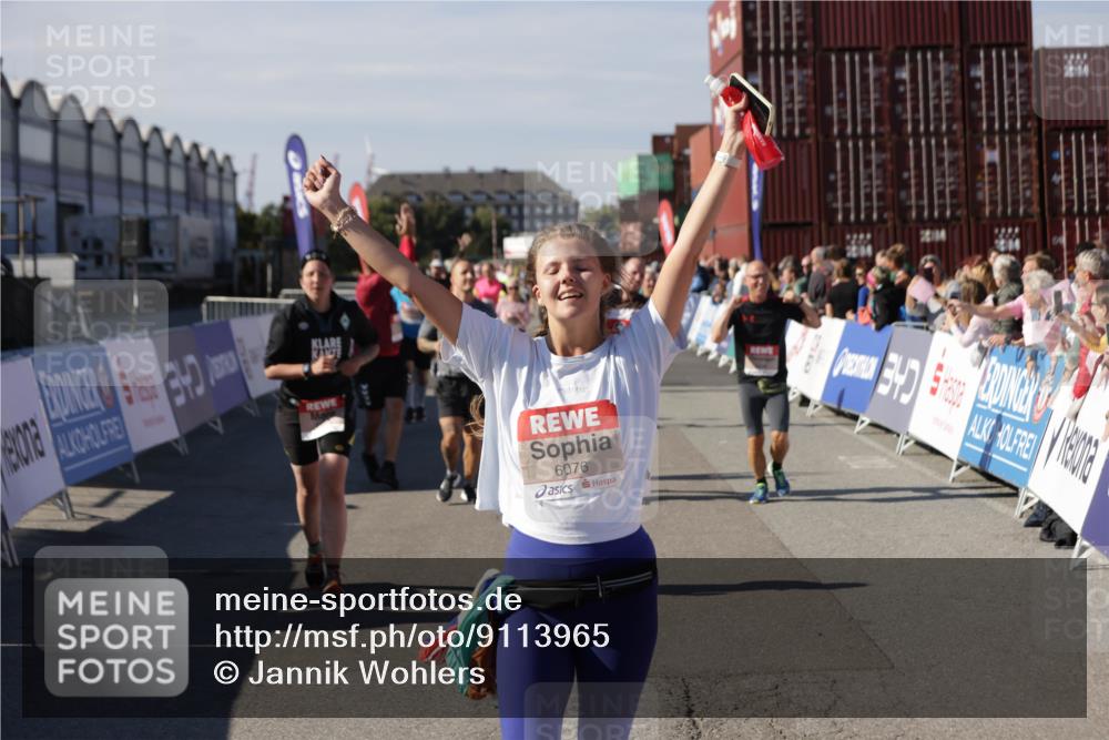 03.10.2025 - Köhlbrandbrückenlauf Jannik Wohlers http://msf.ph/oto/9113965 03.10.2025 13:32:02 Ziel 4443, 4842, 4902, 5155, 5246, 5247, 5248, 5267, 6076, 6126, 6460, 6736 meine-sportfotos.de