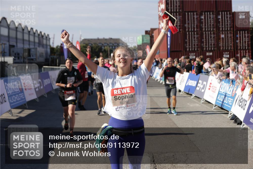 03.10.2025 - Köhlbrandbrückenlauf Jannik Wohlers http://msf.ph/oto/9113972 03.10.2025 13:32:02 Ziel 4443, 4842, 4902, 5155, 5246, 5247, 5248, 5267, 6076, 6126, 6460, 6736 meine-sportfotos.de