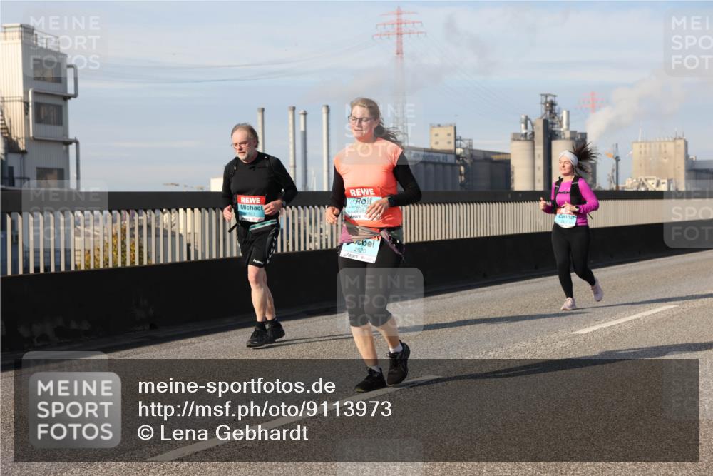03.10.2025 - Köhlbrandbrückenlauf Lena Gebhardt http://msf.ph/oto/9113973 03.10.2025 10:17:18 Position 2 2483, 2347, 2620 meine-sportfotos.de