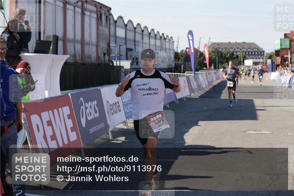 03.10.2025 - Köhlbrandbrückenlauf Jannik Wohlers http://msf.ph/oto/9113976 03.10.2025 13:01:41 Ziel 4047, 4220, 4257, 5424, 5671, 6801 meine-sportfotos.de