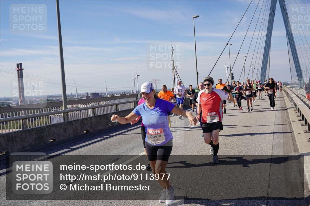 03.10.2025 - Köhlbrandbrückenlauf Michael Burmester http://msf.ph/oto/9113977 03.10.2025 12:55:39 Position 2 5716 meine-sportfotos.de