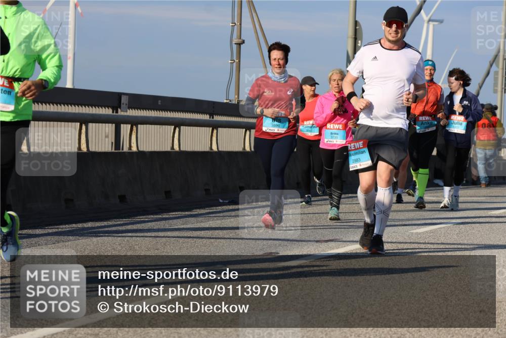03.10.2025 - Köhlbrandbrückenlauf Strokosch-Dieckow http://msf.ph/oto/9113979 03.10.2025 09:48:41 Position 2 3596, 3060, 3735, 2883, 08, 1909 meine-sportfotos.de