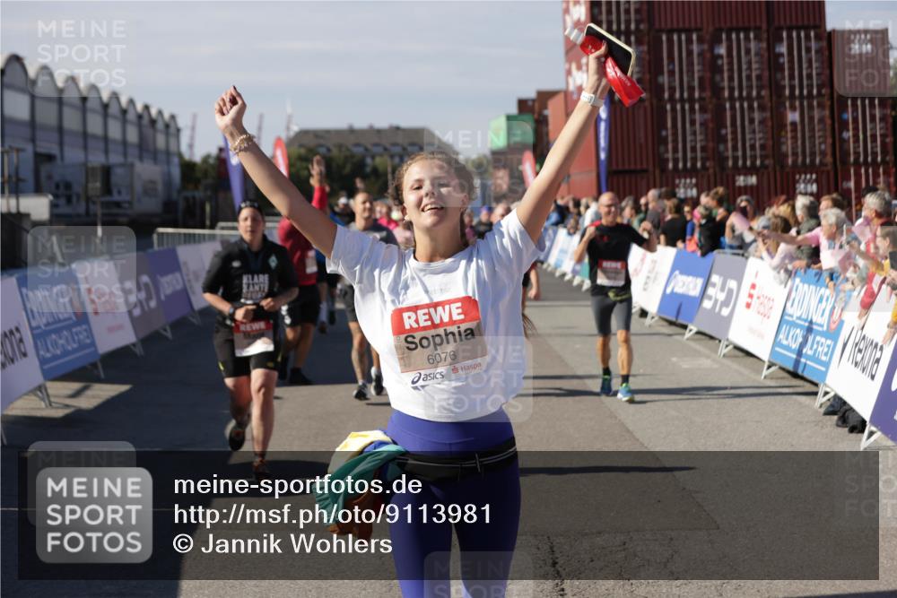 03.10.2025 - Köhlbrandbrückenlauf Jannik Wohlers http://msf.ph/oto/9113981 03.10.2025 13:32:02 Ziel 4443, 4842, 4902, 5155, 5246, 5247, 5248, 5267, 6076, 6126, 6460, 6736 meine-sportfotos.de