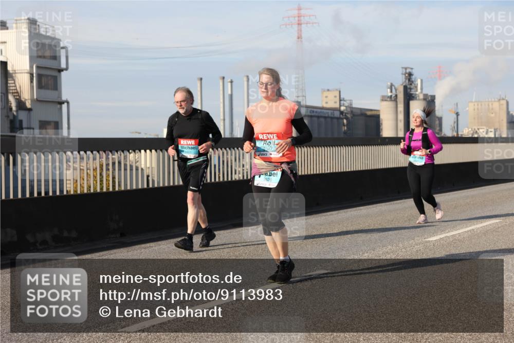03.10.2025 - Köhlbrandbrückenlauf Lena Gebhardt http://msf.ph/oto/9113983 03.10.2025 10:17:18 Position 2 2483, 2620 meine-sportfotos.de