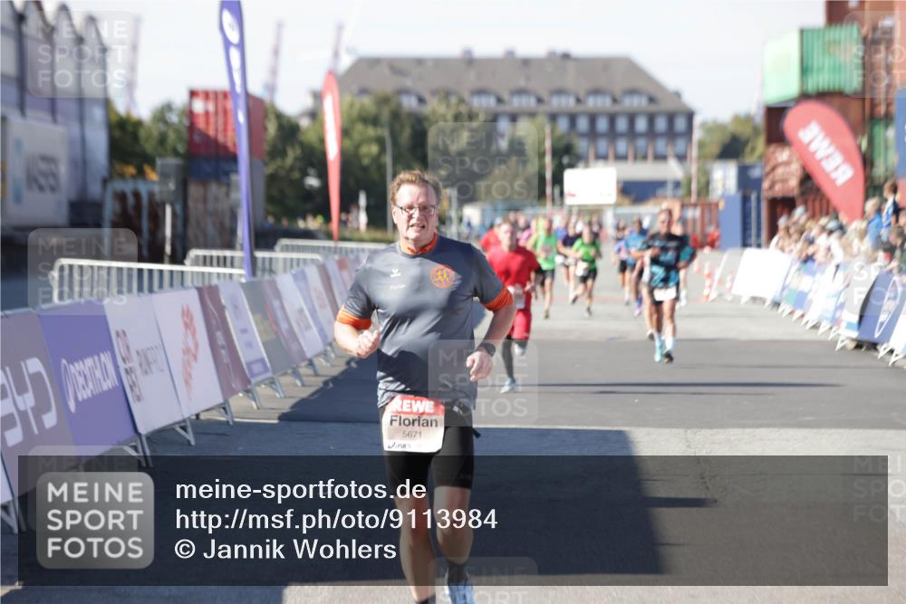 03.10.2025 - Köhlbrandbrückenlauf Jannik Wohlers http://msf.ph/oto/9113984 03.10.2025 13:01:43 Ziel 4047, 4220, 4257, 5671, 5739, 6801 meine-sportfotos.de