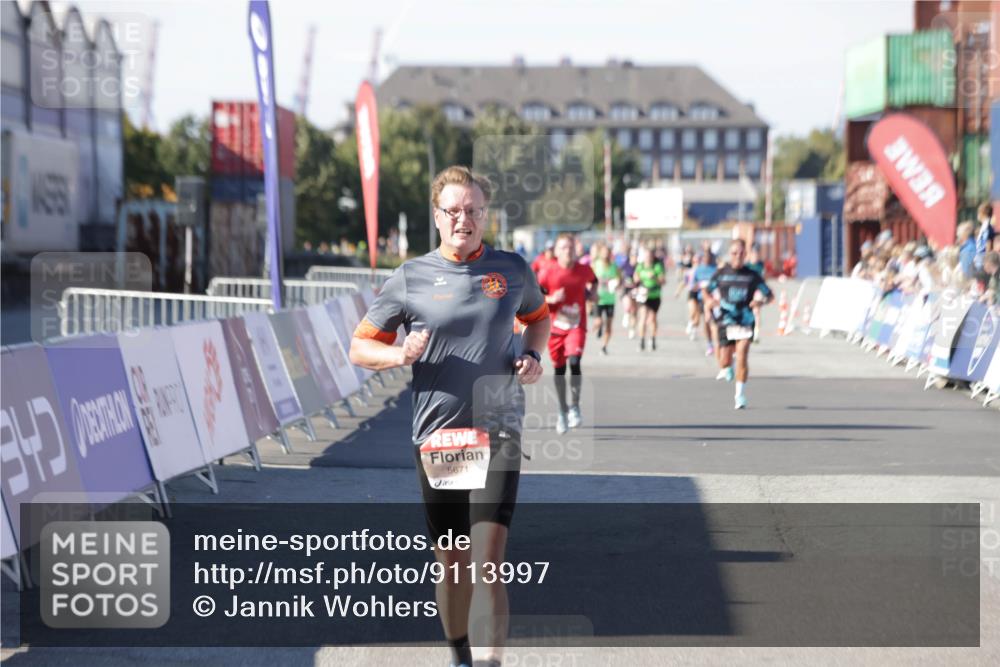 03.10.2025 - Köhlbrandbrückenlauf Jannik Wohlers http://msf.ph/oto/9113997 03.10.2025 13:01:43 Ziel 4047, 4220, 4257, 5671, 5739, 6801 meine-sportfotos.de