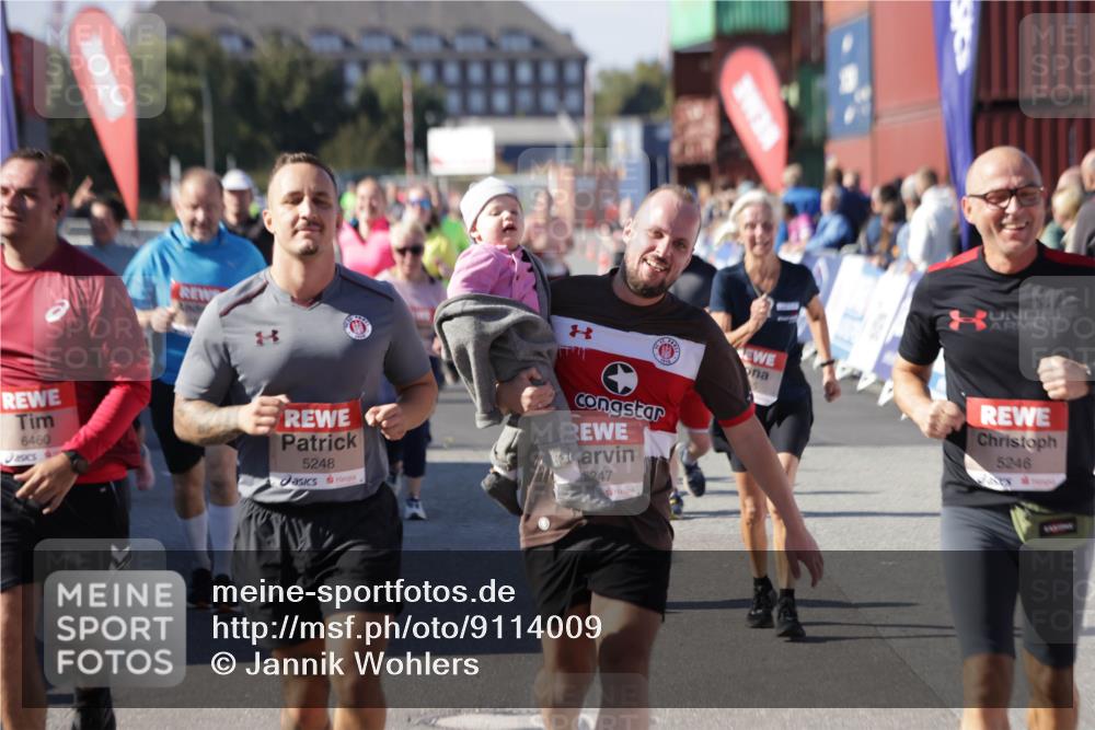 03.10.2025 - Köhlbrandbrückenlauf Jannik Wohlers http://msf.ph/oto/9114009 03.10.2025 13:32:04 Ziel 4443, 4842, 4902, 5155, 5238, 5246, 5247, 5248, 5921, 5922, 6076, 6126, 6146, 6460 meine-sportfotos.de