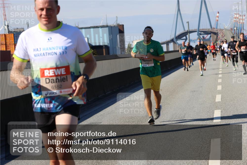 03.10.2025 - Köhlbrandbrückenlauf Strokosch-Dieckow http://msf.ph/oto/9114016 03.10.2025 12:44:31 Position 3 4102, 6152 meine-sportfotos.de