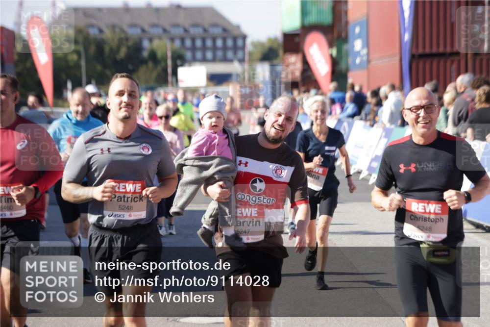 03.10.2025 - Köhlbrandbrückenlauf Jannik Wohlers http://msf.ph/oto/9114028 03.10.2025 13:32:04 Ziel 4443, 4842, 4902, 5155, 5238, 5246, 5247, 5248, 5921, 5922, 6076, 6126, 6146, 6460 meine-sportfotos.de