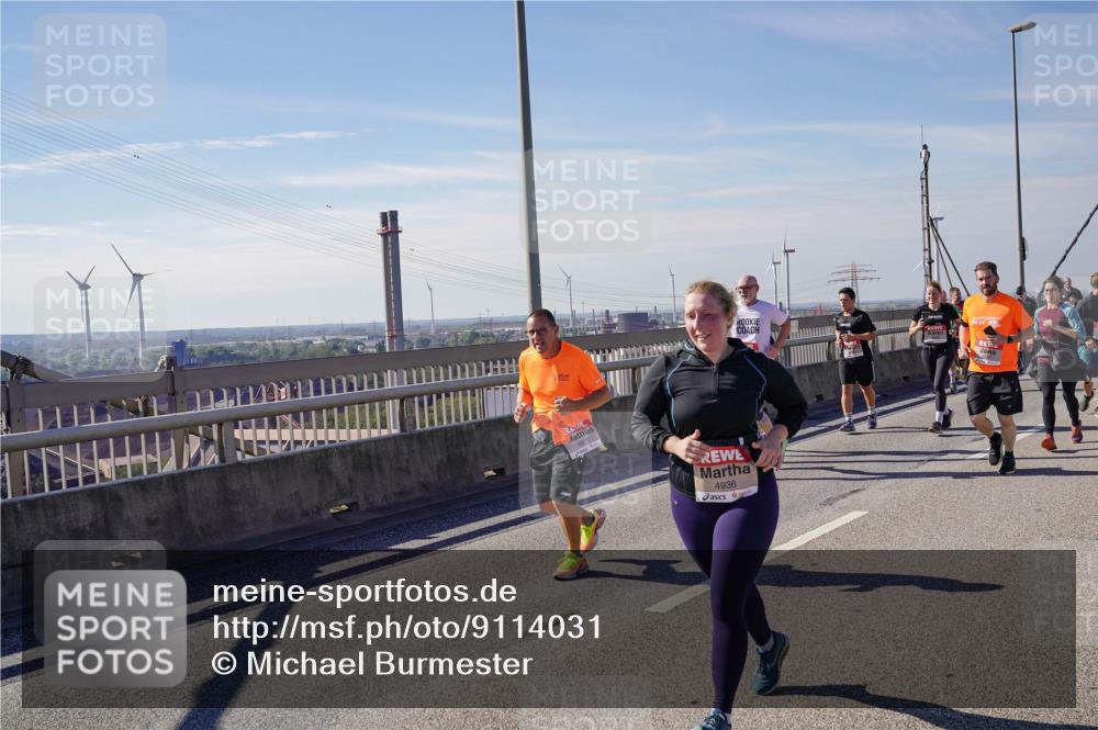 03.10.2025 - Köhlbrandbrückenlauf Michael Burmester http://msf.ph/oto/9114031 03.10.2025 12:55:41 Position 2 6277, 4936 meine-sportfotos.de