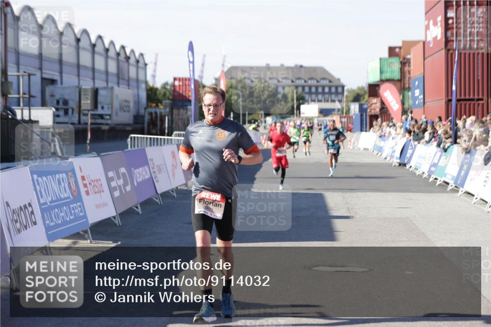 03.10.2025 - Köhlbrandbrückenlauf Jannik Wohlers http://msf.ph/oto/9114032 03.10.2025 13:01:44 Ziel 4047, 4220, 4257, 5671, 5739 meine-sportfotos.de