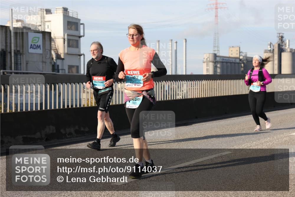 03.10.2025 - Köhlbrandbrückenlauf Lena Gebhardt http://msf.ph/oto/9114037 03.10.2025 10:17:19 Position 2 2620 meine-sportfotos.de