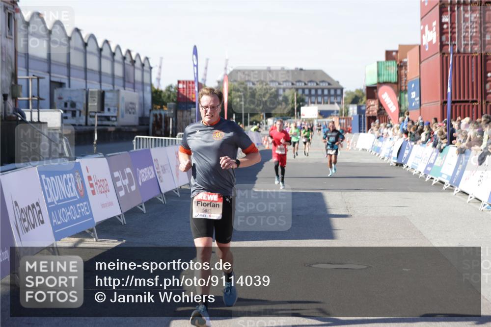 03.10.2025 - Köhlbrandbrückenlauf Jannik Wohlers http://msf.ph/oto/9114039 03.10.2025 13:01:44 Ziel 4047, 4220, 4257, 5671, 5739 meine-sportfotos.de
