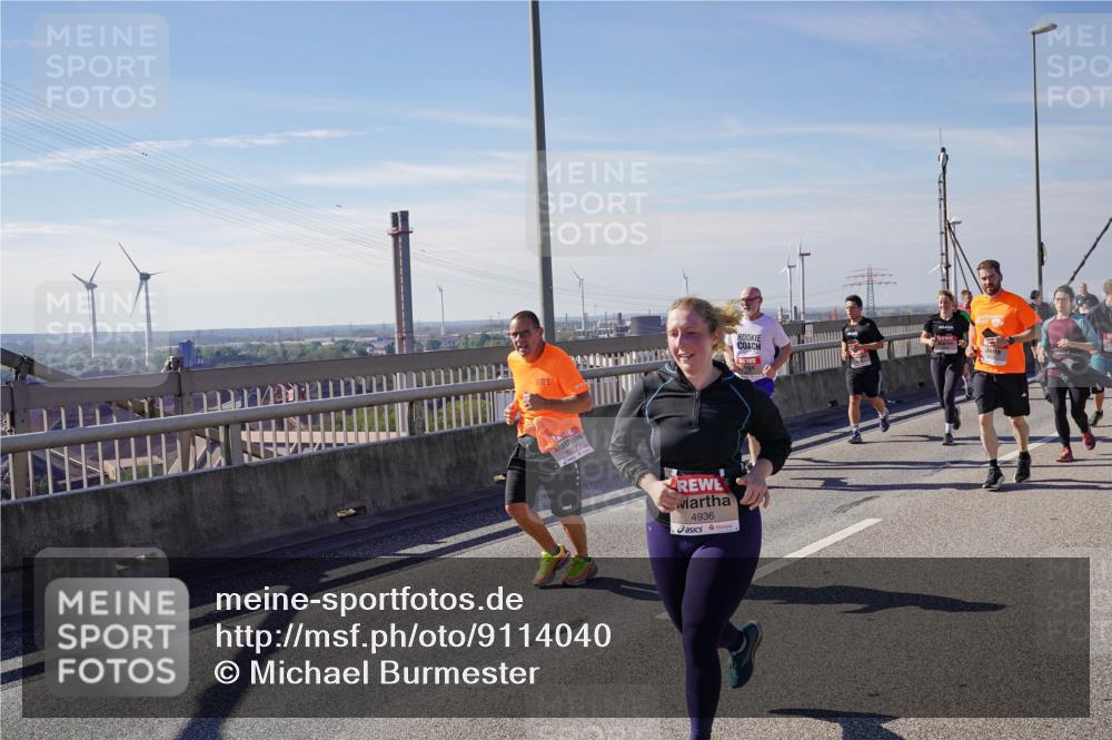 03.10.2025 - Köhlbrandbrückenlauf Michael Burmester http://msf.ph/oto/9114040 03.10.2025 12:55:41 Position 2 4936 meine-sportfotos.de