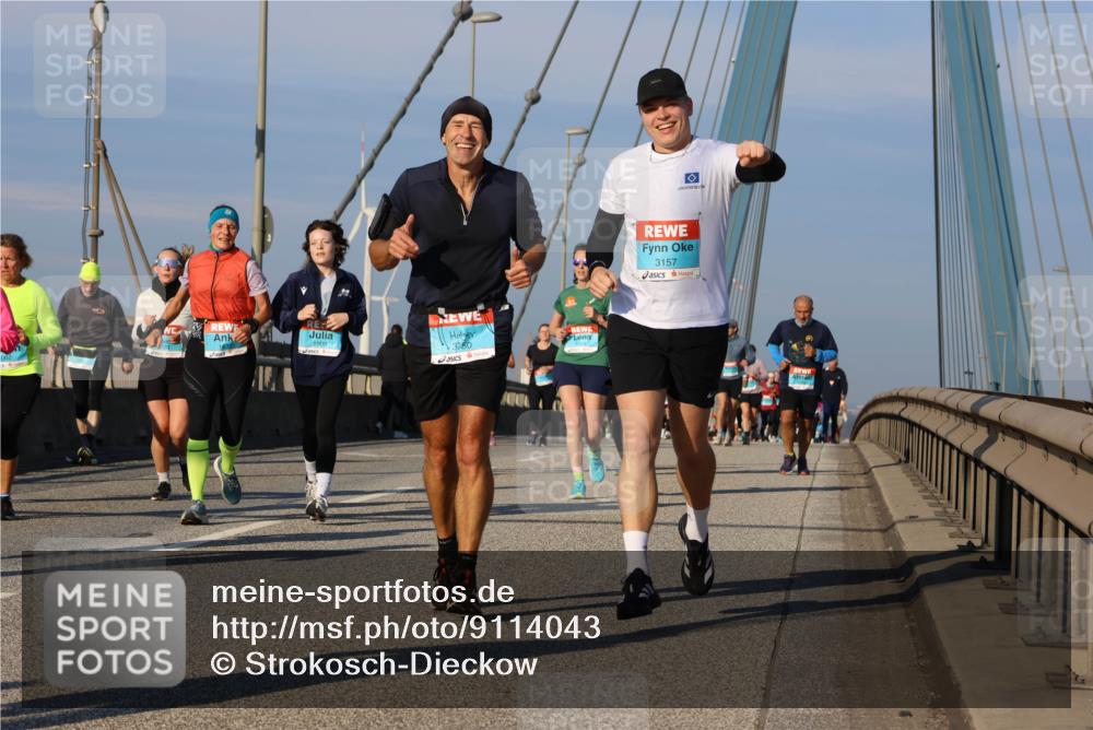 03.10.2025 - Köhlbrandbrückenlauf Strokosch-Dieckow http://msf.ph/oto/9114043 03.10.2025 09:48:44 Position 2 1909, 3750, 3157 meine-sportfotos.de
